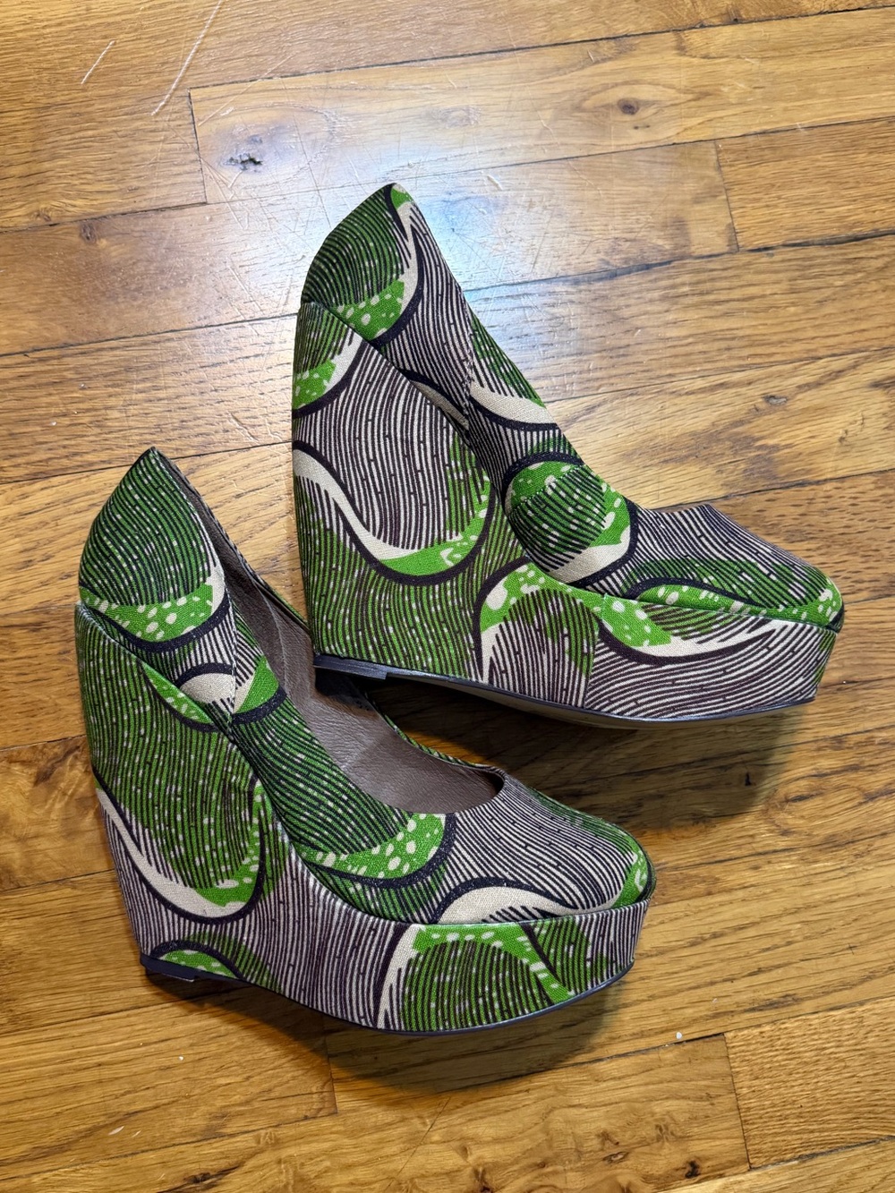 🪲Vintage Y2K Style Retro Mod Twee ALDO Geometric Graphic Print Platform Wedges🪲